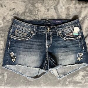 Vigoss Chelsea Cut Off Shorts Embroidered Detail with Sequins 14 x 4”